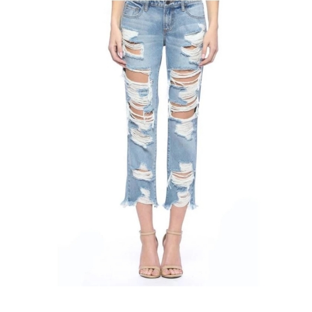 Distressed boyfriend jeans